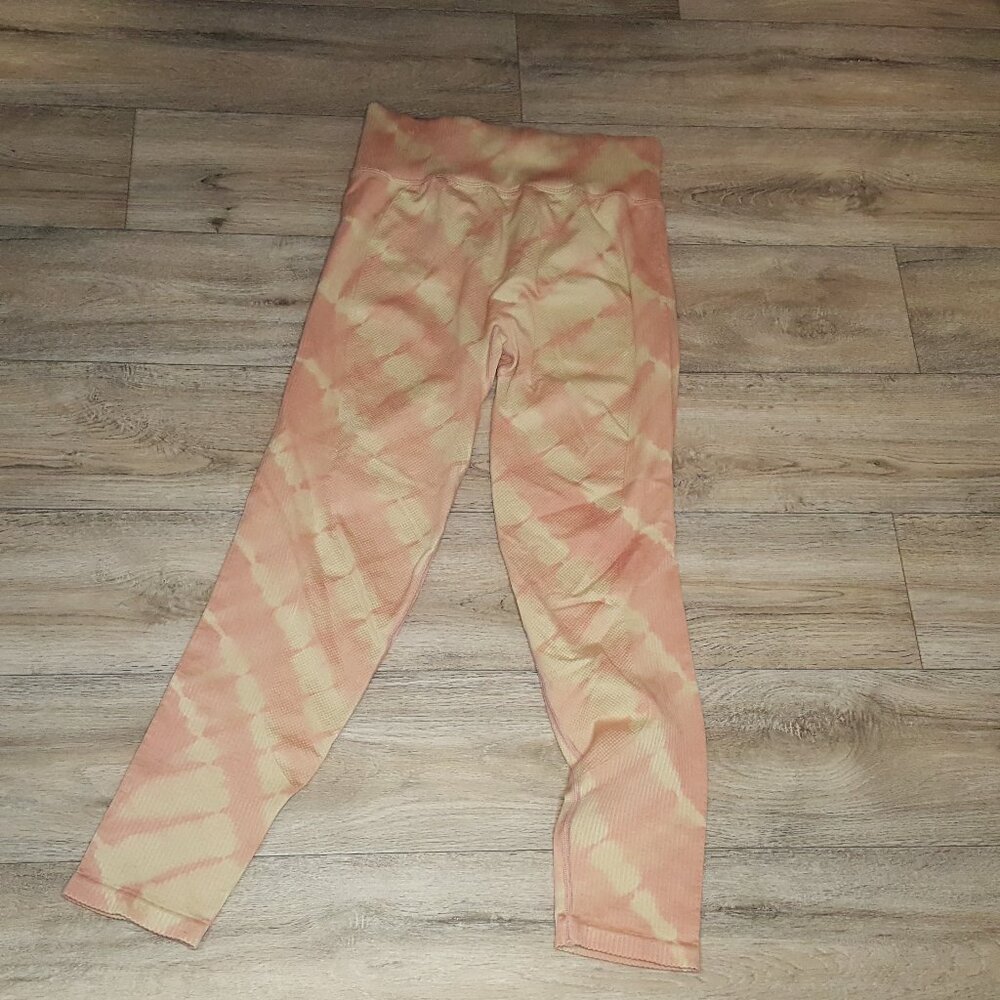 Pink Tie-Dye Pattern Leggings